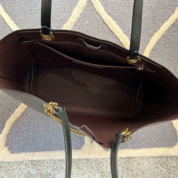 Coach bag. Black leather with gold chain detail. - Picture 7 of 8